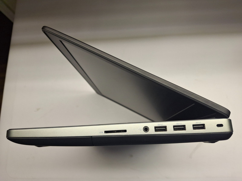 Dell Precision 7520 15.6 FHD i7-7820HQ 2.90GHz 16GB 256GB SSD Quadro M2200 gallery
