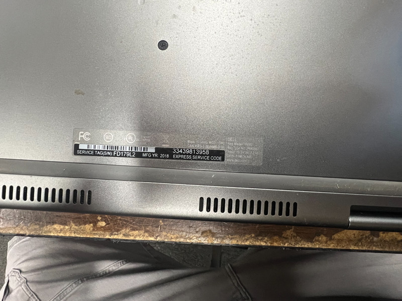 Dell Inspiron 7375 (2-in-1) 13.3in AMD Ryzen 5 2500U 2000MHz 8GB No OS No HDD gallery