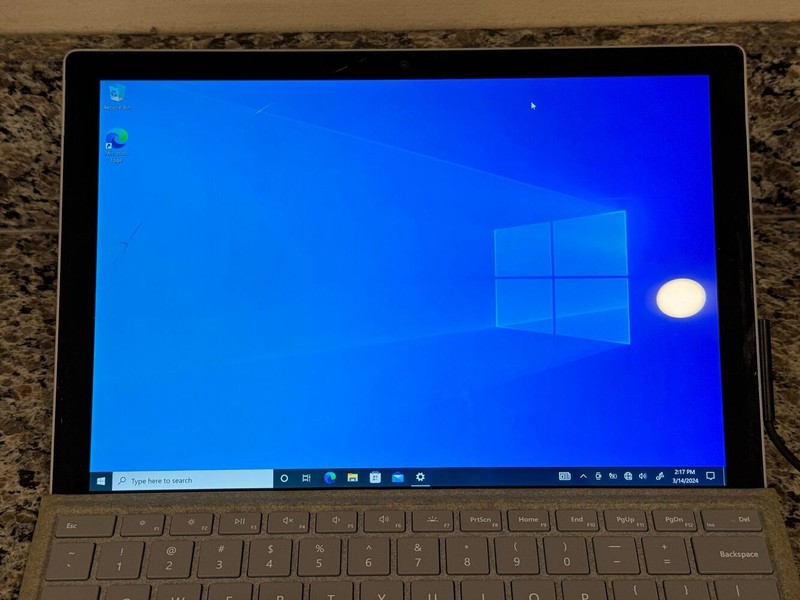 Microsoft Surface Pro 5th Gen 1796 8GB Ram Intel Core i7 7300U 2.7GHz VWG 331024 gallery