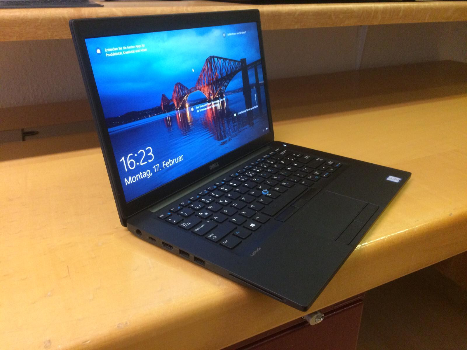 Dell Latitude 7280 i5 3.1GHz 8GB 256GB SSD 12.5 Full-HD Touch Ultrabook Black gallery