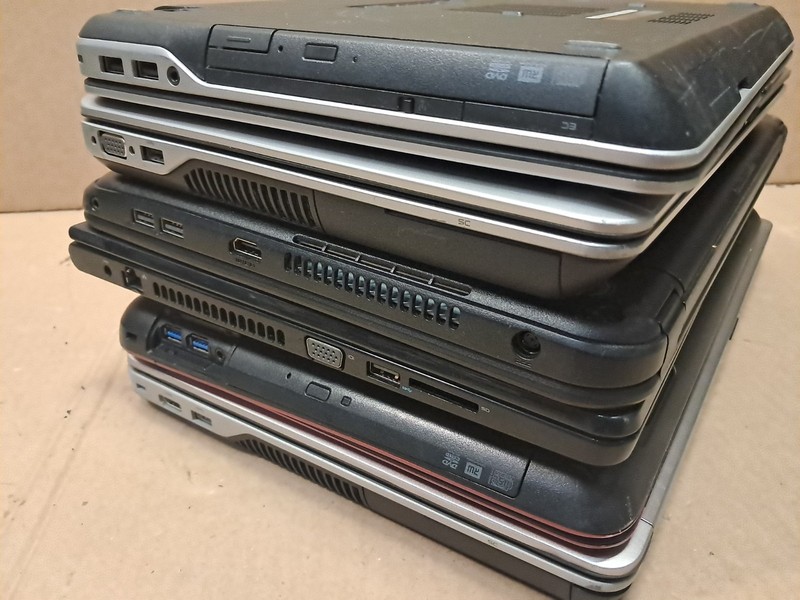 Dell Latitudes 2x E6440 i7 | 1x E6540 i7 | 1x Vostro 3558 | 1x Inspiron 3531 i5 gallery