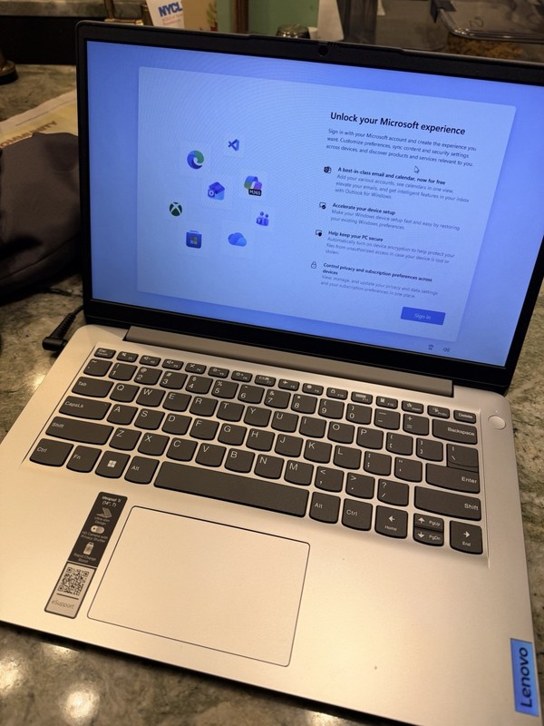 Lenovo IdeaPad 1 14IGL7 Laptop Type 82V6 EUC! gallery