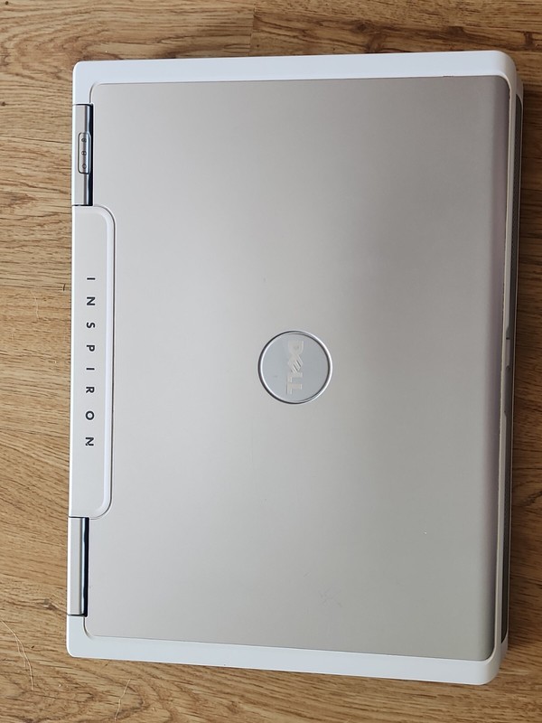 Dell Inspiron 1501 Laptop And Bag gallery