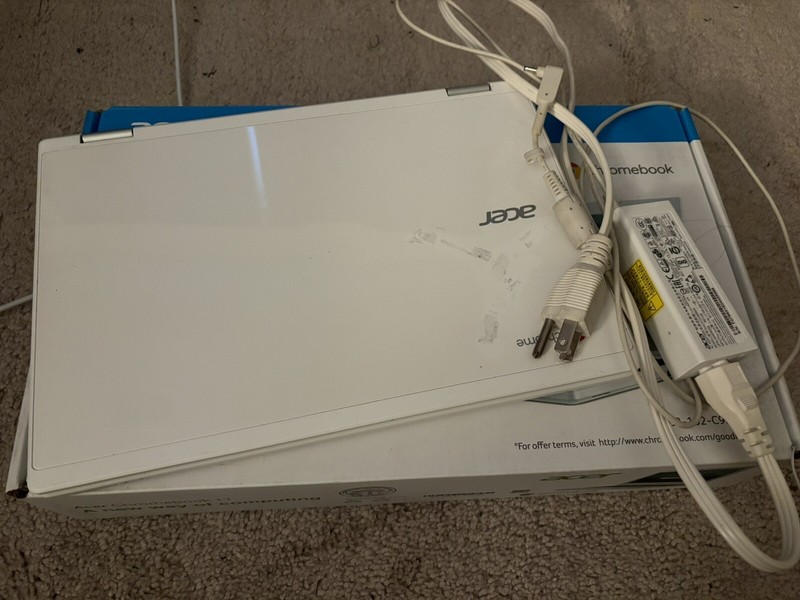 Acer Chromebook 11 CB3-132-C9M7 11.6in. (16GB, Intel Celeron processor, 2gb mem) gallery