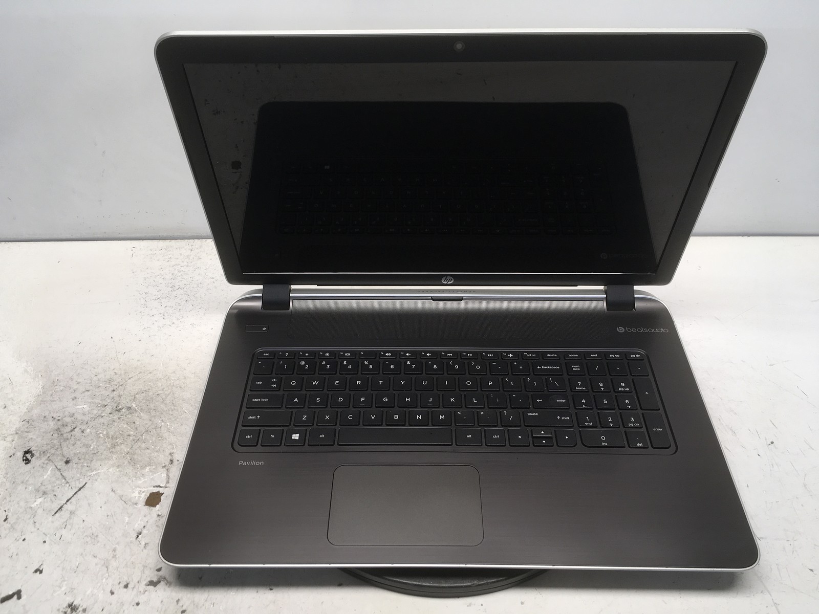 HP Pavilion 17-F053US AMD A8-6410 2000MHz 6 GB NO HDD No Batt gallery