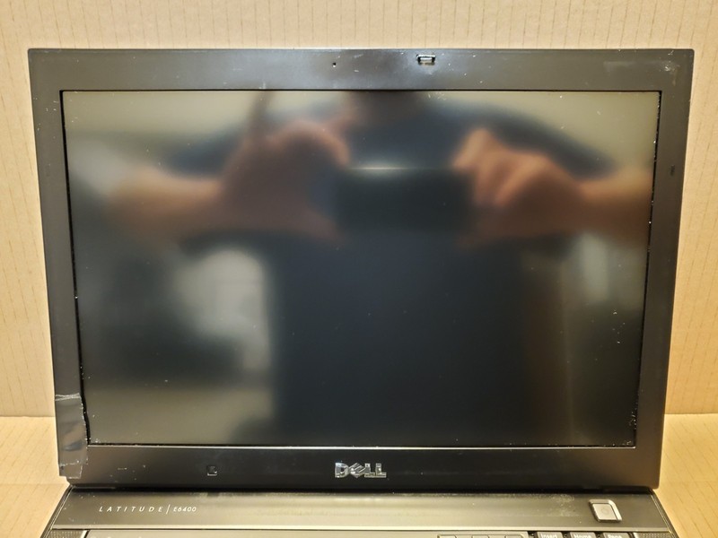 Dell Latitude E6400 Laptop 14" Intel Core 2 Duo P8400 2.26GHz - Retro Gaming gallery