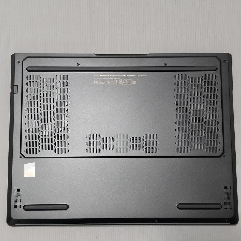 Lenovo Legion Pro 7 Ryzen 9 9955HX3D 32GB 2TB Gen 5 SSD RTX 5080 gallery