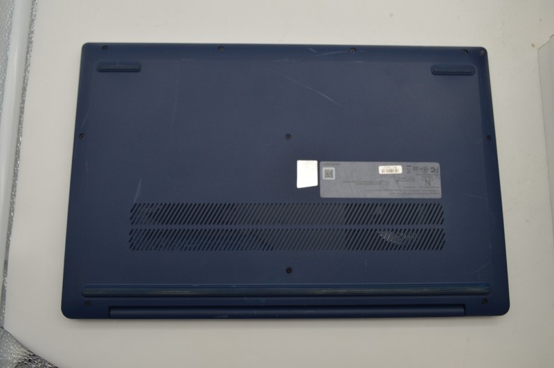 Lenovo IdeaPad Slim 3 15IRU8 Core i3-1315U 1.2GHz 8GB 256GB SSD PC1795007 gallery