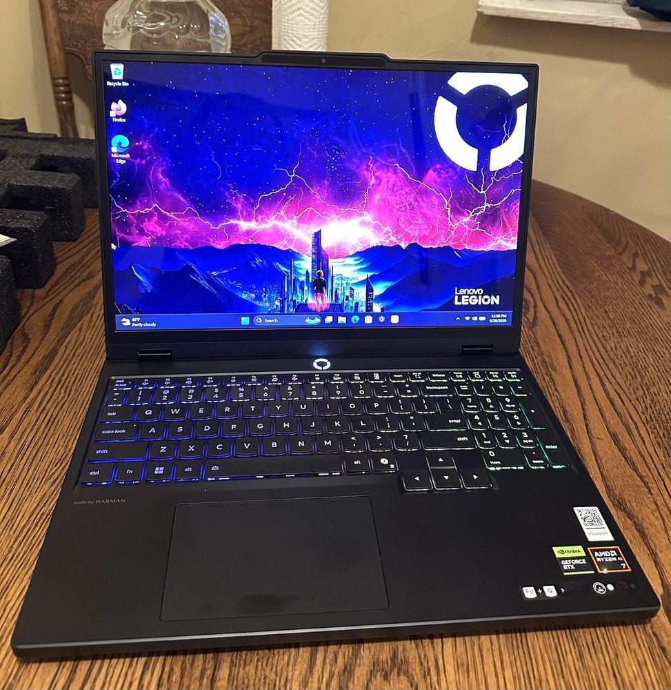Legion 5 15AKP10 Gaming Laptop AMD Ryzen AI 7 350 W/Radeon 860M Nvidia RTX 5070
