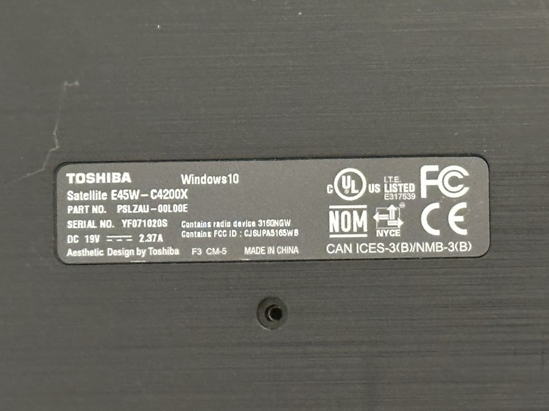 Toshiba Satellite E45W-C4200X 14in. (256GB, Intel Core i3 5th Gen., 2.1GHz, 6GB) gallery