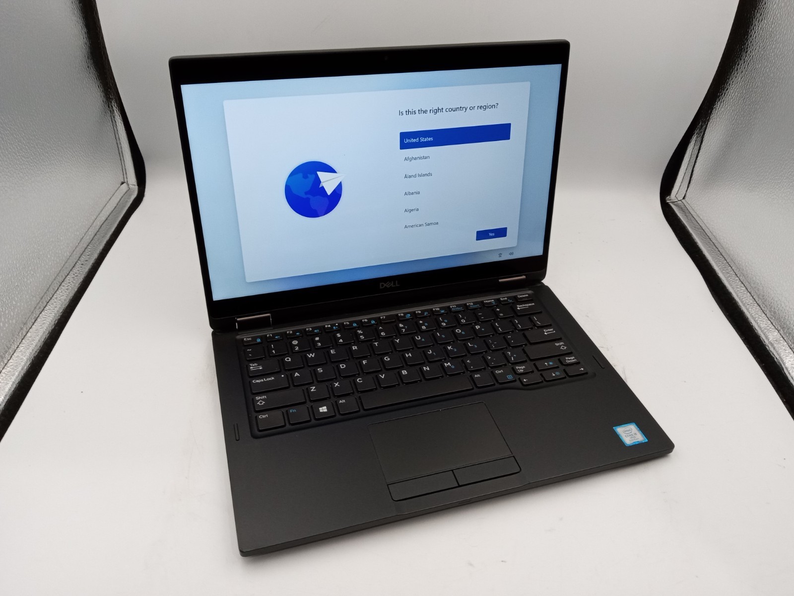 Dell Latitude 7390 13" 2in1 i7-8650U 8GB RAM 128GB SSD Windows 11 - READ -RR gallery