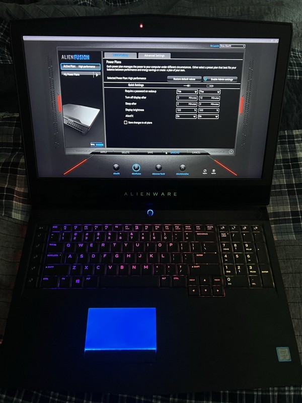 Alienware 17 R4 17.3" Intel I7-7700HQ, 16GB RAM, 128GB SSD + 1TB HDD, GeForce... gallery