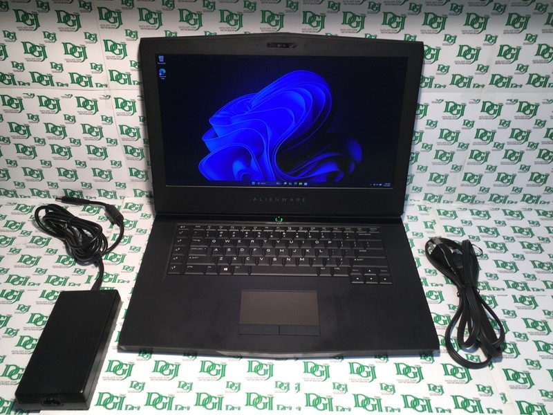 Dell Alienware 15R3 i7-7700HQ 2.80GHz 16GB 1TB EVO M.2 1060GTX Win 11 gallery