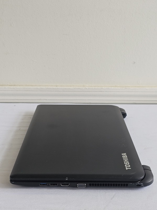 Toshiba Satellite C55D-B5102 Laptop - WON'T BOOT - NO BATT - Parts/Repair - READ gallery