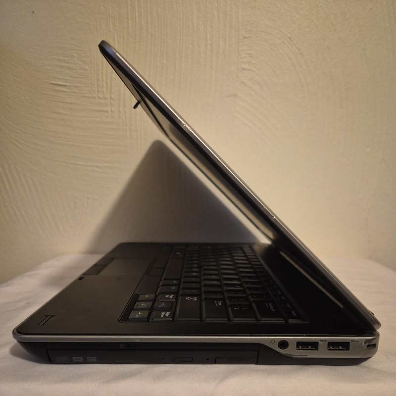 Dell Latitude E6440 14" Laptop; i7-4610M 3.70GHz, 8GB RAM, No Storage gallery