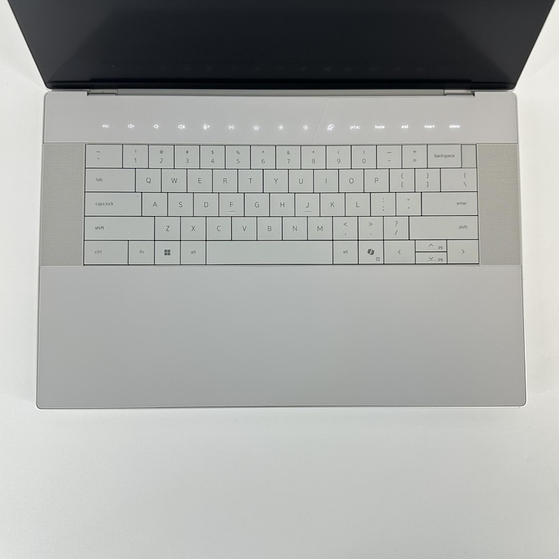 Dell XPS 16 Premium DA16250 15 FHD+ 2.1 GHz Ultra 7 255H 32GB 1TB SSD RTX 5050 gallery