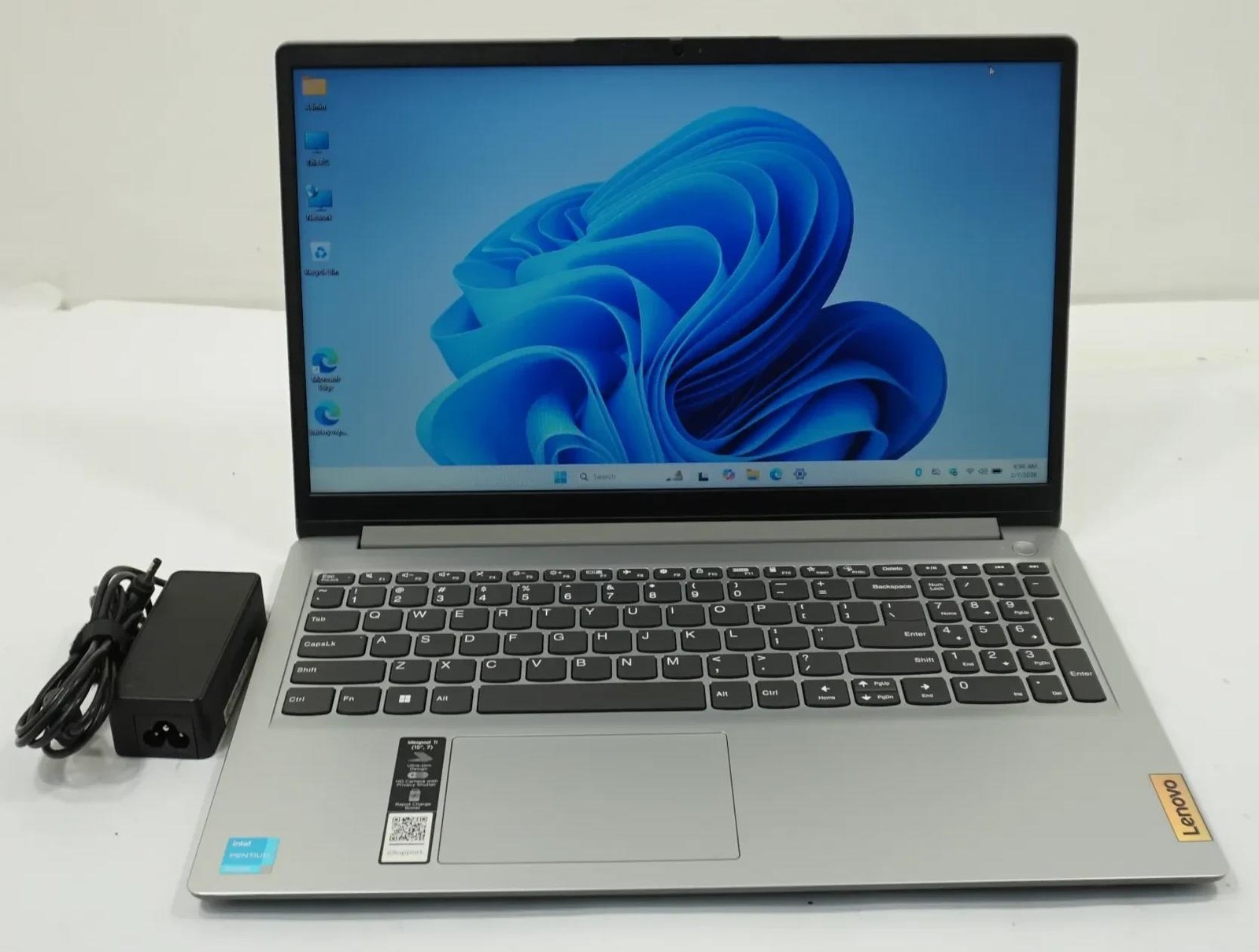 Lenovo 82LX IdeaPad 1 15.6" FHD Intel Pentium Silver N6000 1.10GHz 4GB 128GB gallery
