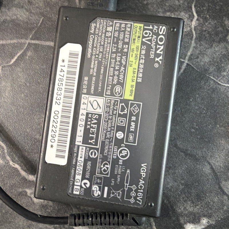 Sony VAIO 4.5-inch Micro Laptop 1GB RAM 40 GB HD (VGN-UX280P) gallery