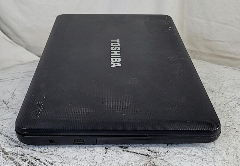 TOSHIBA Satellite C855D-S5315 PSCBQU-00F009 Laptop AMD A-300 APU 4GB SEE NOTES gallery