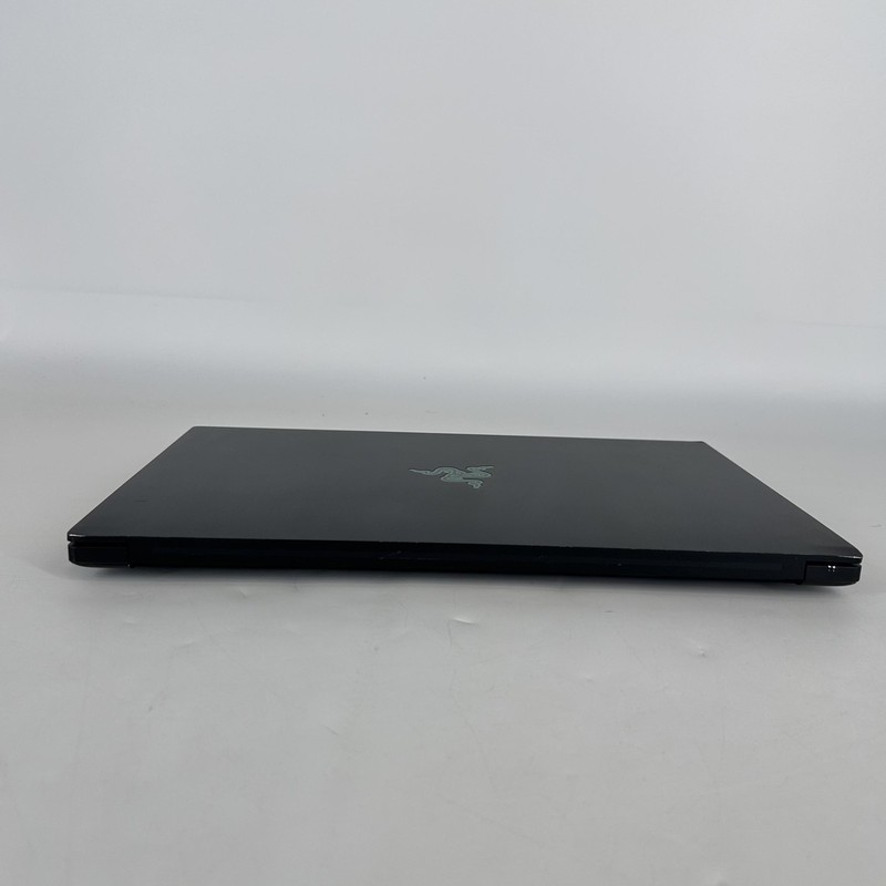 Razer Blade 15 Advanced 4K TOUCH i7-9750H 2.60GHz 16GB 1TB SSD RTX 2080 Max-Q gallery