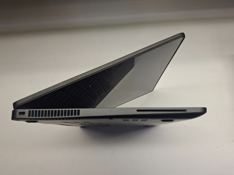 Dell Latitude E7470 Laptop Intel Core i7-6650U 2.2GHz 8GB RAM 256GB SSD W11 Pro gallery