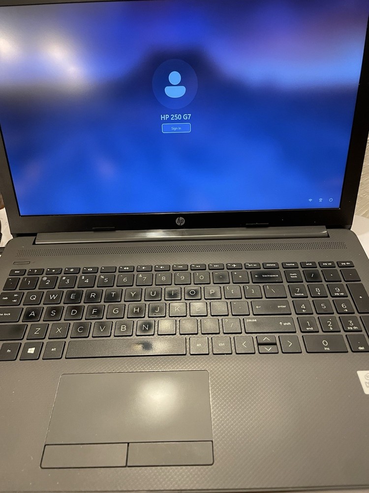 HP 250 G7 Laptop 15.6" i5-1035G1 Windows 11 Version 24H2 for X64. Please Read