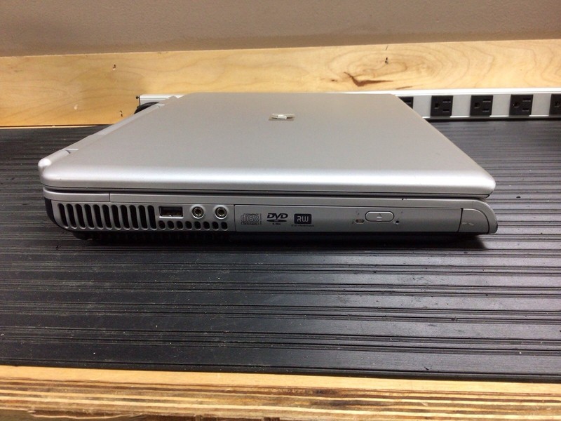 HP Pavilion ZD8000 17" Vintage Pentium4 3.0ghz XP Laptop | Untested AS IS gallery