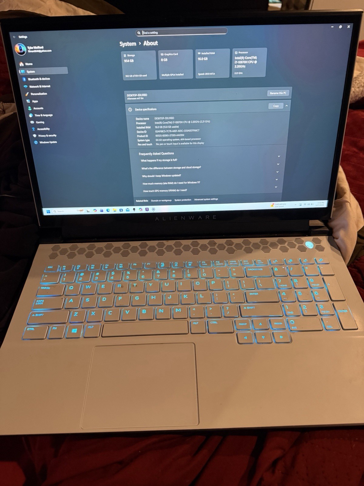 Alienware m17 R4 Gaming Laptop RTX 3070 i7-10870H 16GB RAM 954GB SSD White 17" gallery