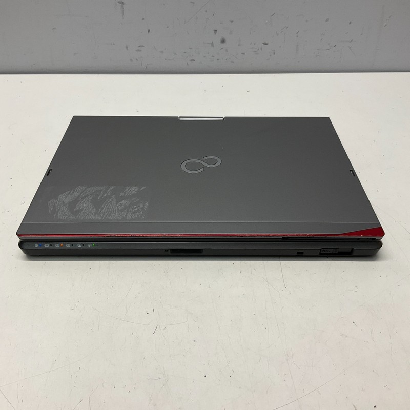 Fujitsu Lifebook T726 2-in-1 12.5" Intel Core i5-6200U 2.3GHz 8GB RAM 128GB SSD gallery