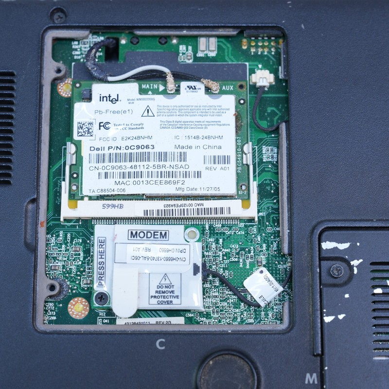 Dell XPS M170 17" Pentium M, 1 GB RAM, NO HARD DRIVE NVIDIA 7800 T12-D17 gallery