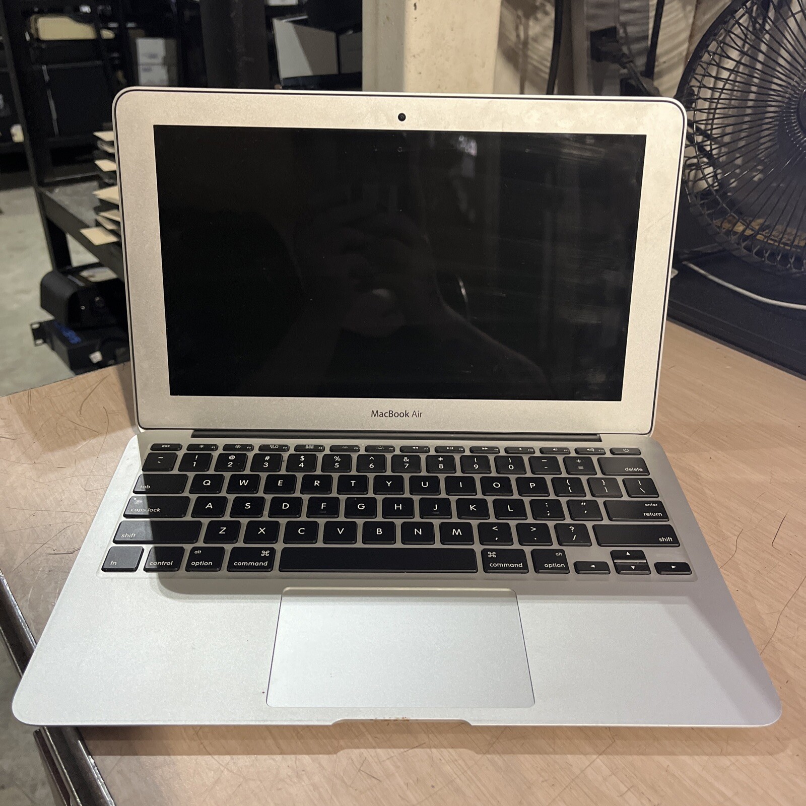 APPLE MACBOOK AIR EARLY 2015 11" CORE I5-5250U 1.6GHZ 4GB RAM NO HD gallery