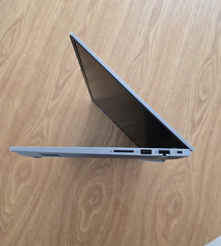 Lenovo ThinkBook 14 G7 IML FHD+ TOUCH 1.7 GHz Ultra 7 155U 16GB 256GB SSD gallery
