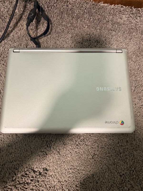 Samsung Laptop Chromebook XE303C12-A01US, Dual-Core 1.7GHz 2GB 16GB gallery