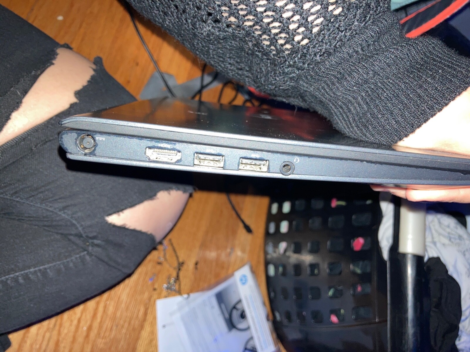 dell chromebook 11,black, used, Great quality 24 inches,  gallery