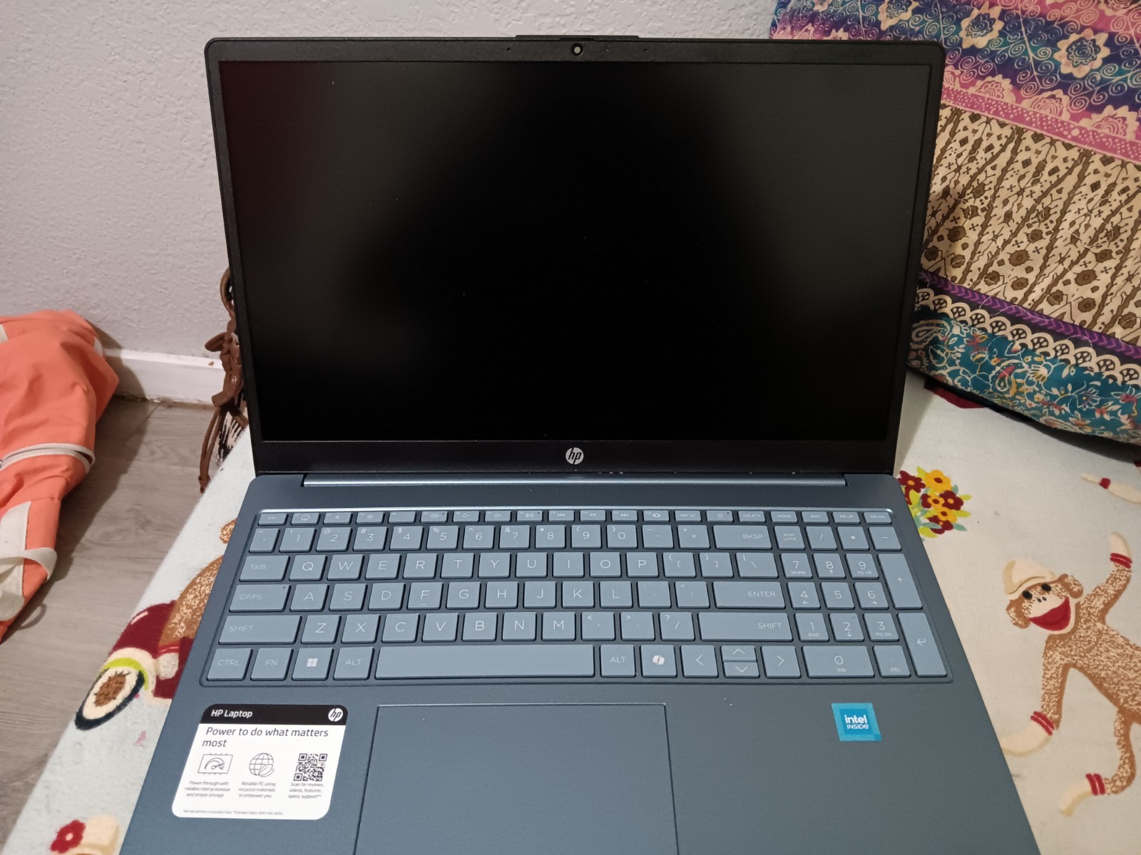 HP laptop 15-fd0xxx intel core i3 238 GB - 8 GB RAM gallery