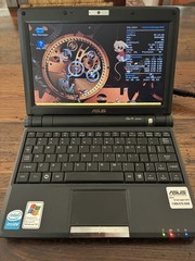 ASUS Eee PC 900 Black Netbook Computer Intel 2GB Ram 15GB SSD Charger Linux