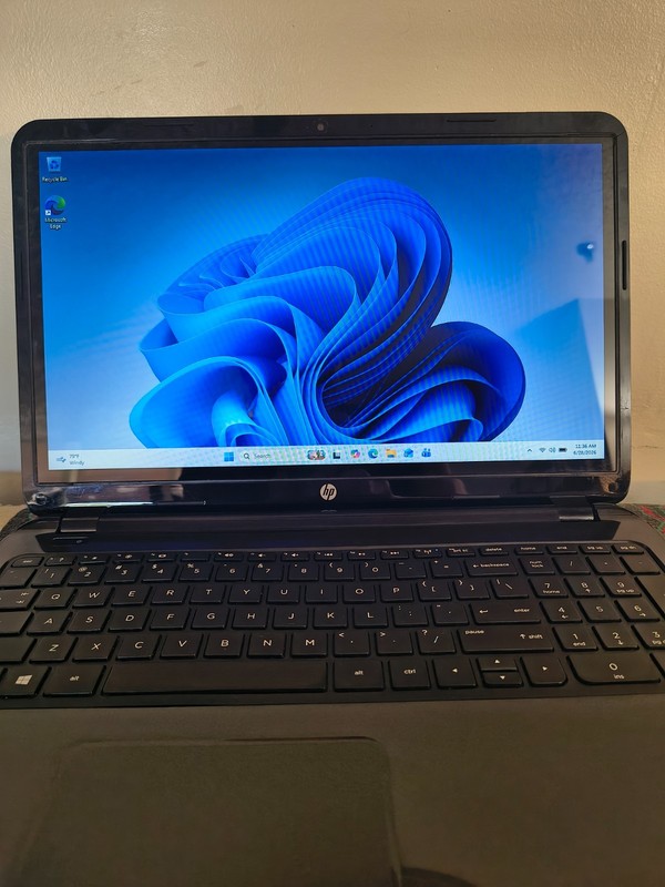 HP 15" Notebook T/S PC Core i3-4005U@1.7GHz 12GB 240GB SSD Wn11Hm gallery