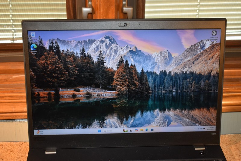 Lenovo ThinkPad T580 15.6" Quad Core i7-8650U 16GB RAM 512GB SSD Windows 11 Pro gallery