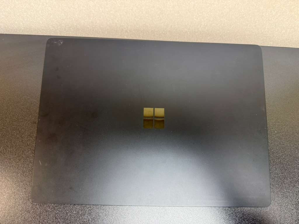 Microsoft Surface Laptop 3 13.5" I5-10th - DOESN'T POWER ON gallery