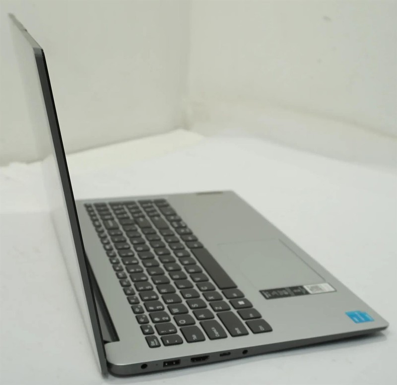 Lenovo 82LX IdeaPad 1 15.6" FHD Intel Pentium Silver N6000 1.10GHz 4GB 128GB gallery