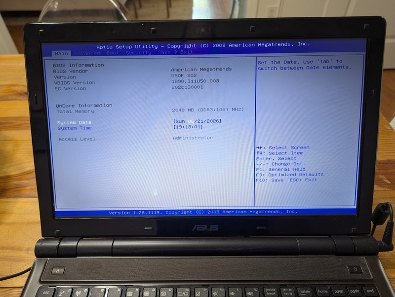 ASUS U50F RBBAG05 INTEL I3 330M 2GB NO HD posts works, FOR PARTS gallery