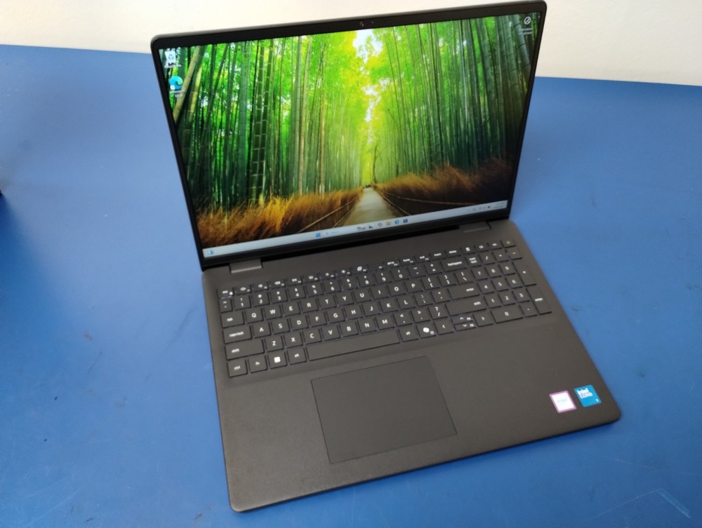 DELL 16 DC16250 MRYT3, Intel Core 7 150U, 1.80 GHz, 16 GB RAM, 1 TB NVMe SSD