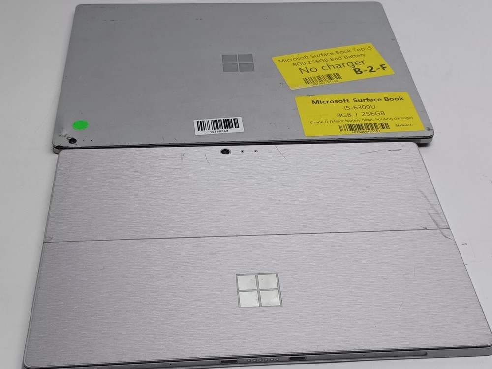 Microsoft Surface Book Top i5+Surface 1724 For Parts or Repair
