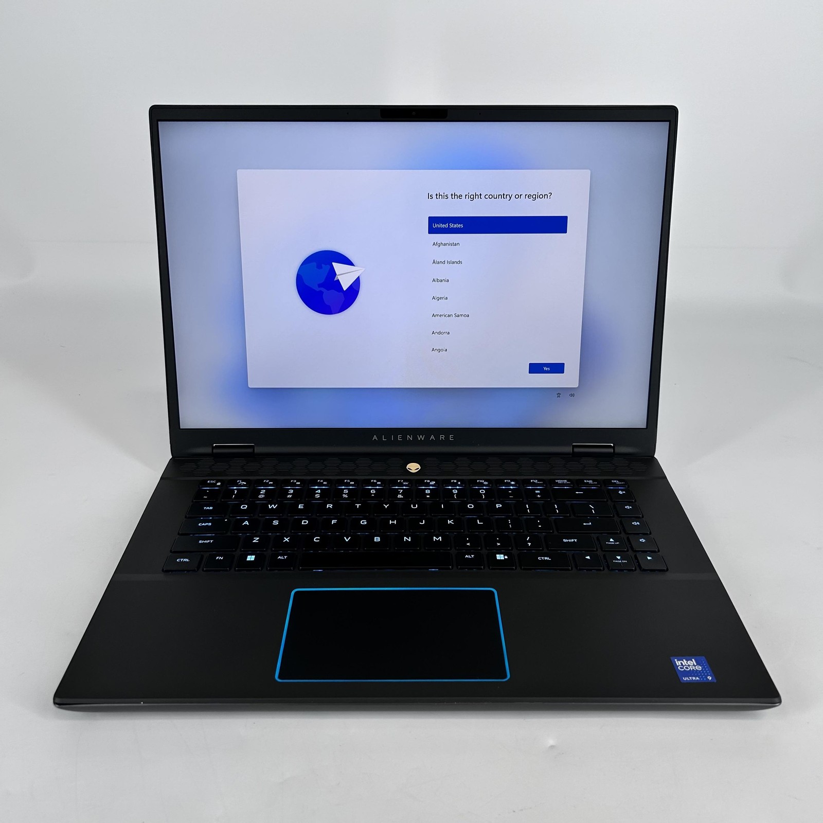 Dell Alienware M16 R2 240Hz QHD+ 2.5 GHz Ultra 9 185H 32GB 1TB SSD RTX 4070 Good gallery