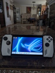 ASUS ROG Ally Z1 Extreme Gaming Laptop/Handheld