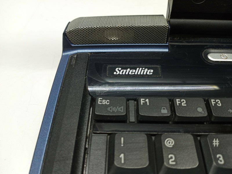Toshiba Satellite A10-S127 Laptop NO HDD,CPU,Ram No AC Adapter FOR PARTS gallery