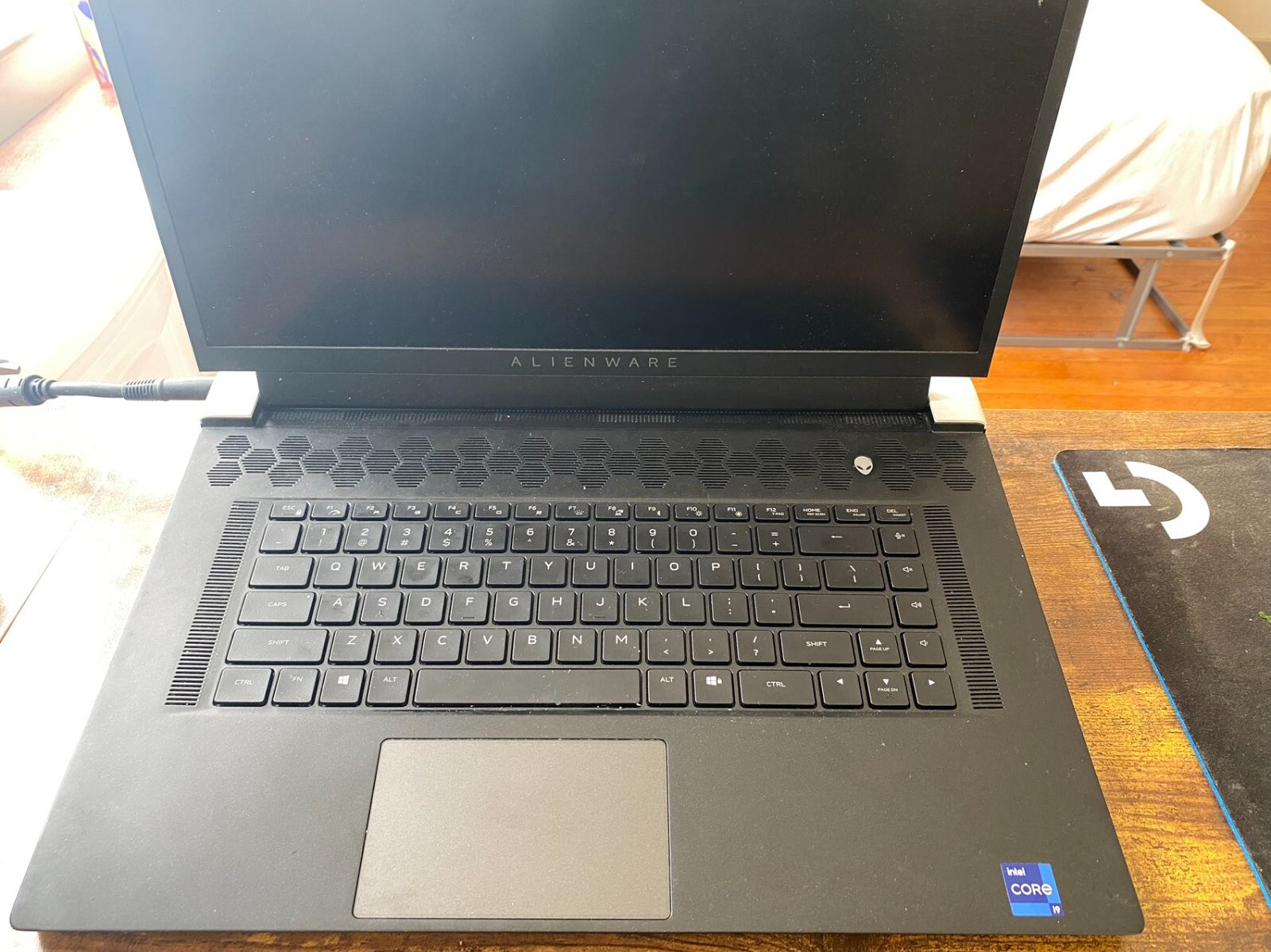 Alienware X17 R1 3080 (16gb VRAM) - 32GB RAM - I9 - 4K 120HZ - 512 GB SSD gallery