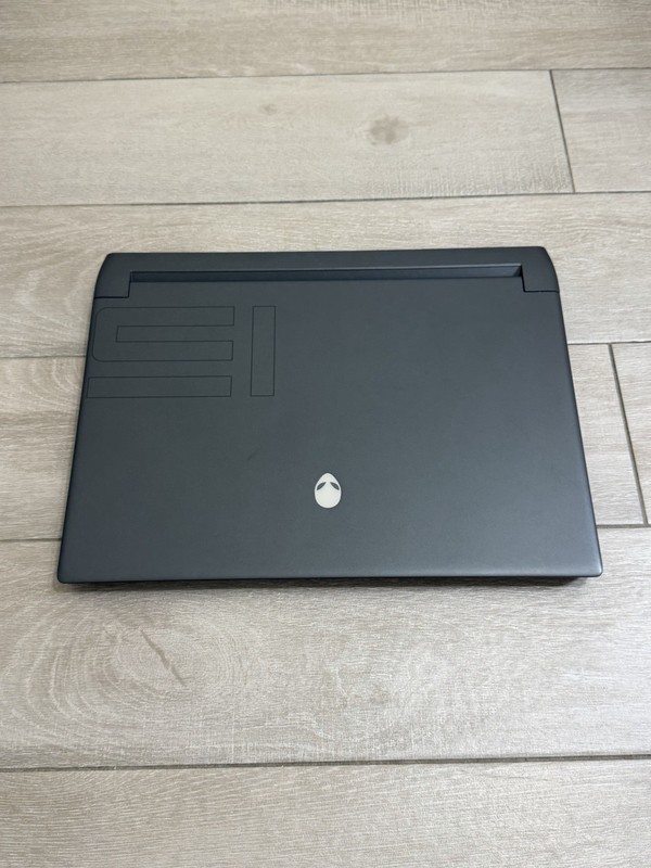 “READ”Alienware M15 R7 AMD Ryzen 7 6800H GeForce RTX 3060 16GB RAM 512GB NVMe gallery
