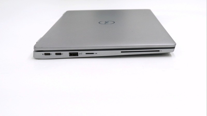 Dell Latitude 5330 13" i7-1265u 16GB 256GB - Very Good READ DESC gallery