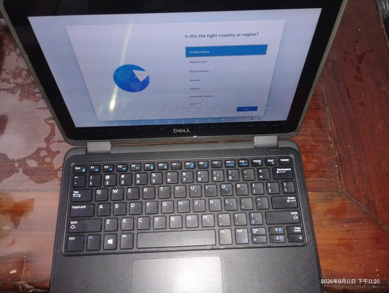 Dell Latitude 3190 11.6'' Intel Pentium N5030 1.1GHz 4GB RAM 128GB SSD 2-In-1 gallery
